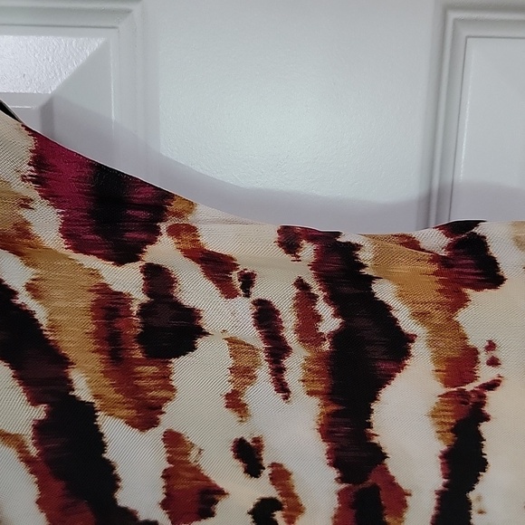 DKNY NWT PRINTED FUNNEL NECK SLEEVELESS TOP SZ LARGE - Picture 11 of 12